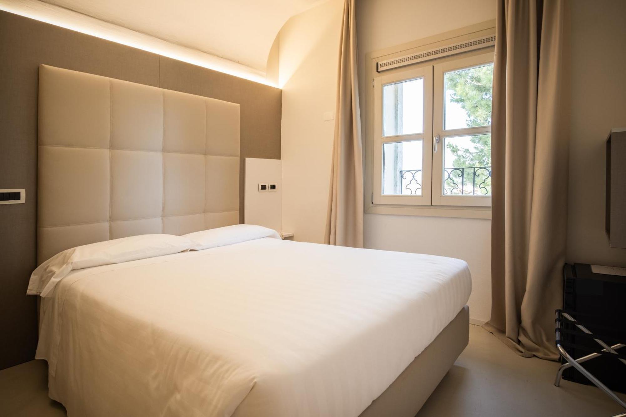 Hotel Villa I Pini 马洛 外观 照片